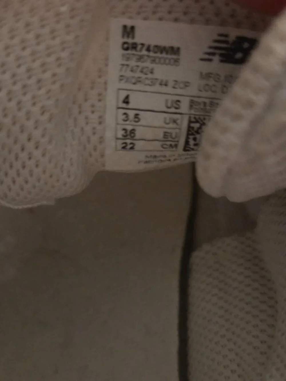 Girls sneakers size 4 new balance